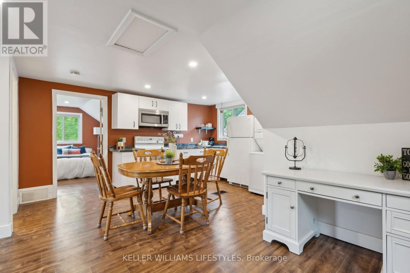 381 AVONDALE ROAD Image 32