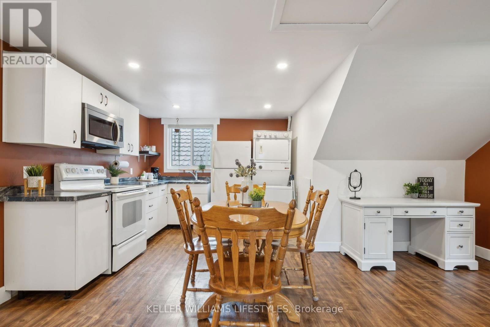 381 AVONDALE ROAD Image 33