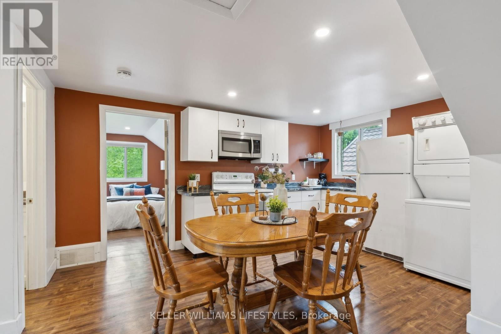 381 AVONDALE ROAD Image 34