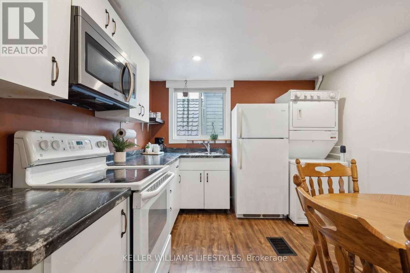381 AVONDALE ROAD Image 35