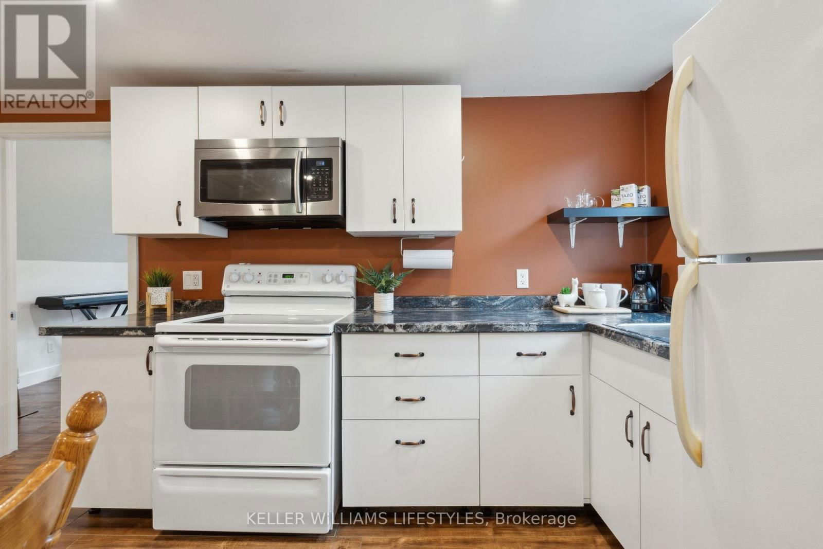 381 AVONDALE ROAD Image 37