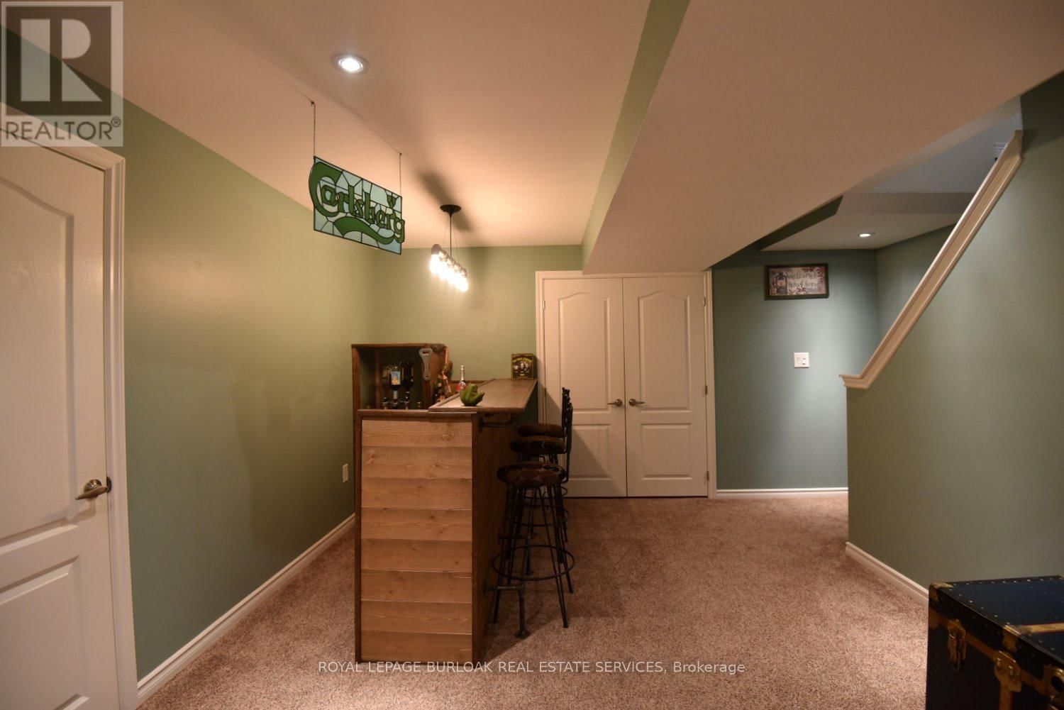 11 ECKER LANE Image 30