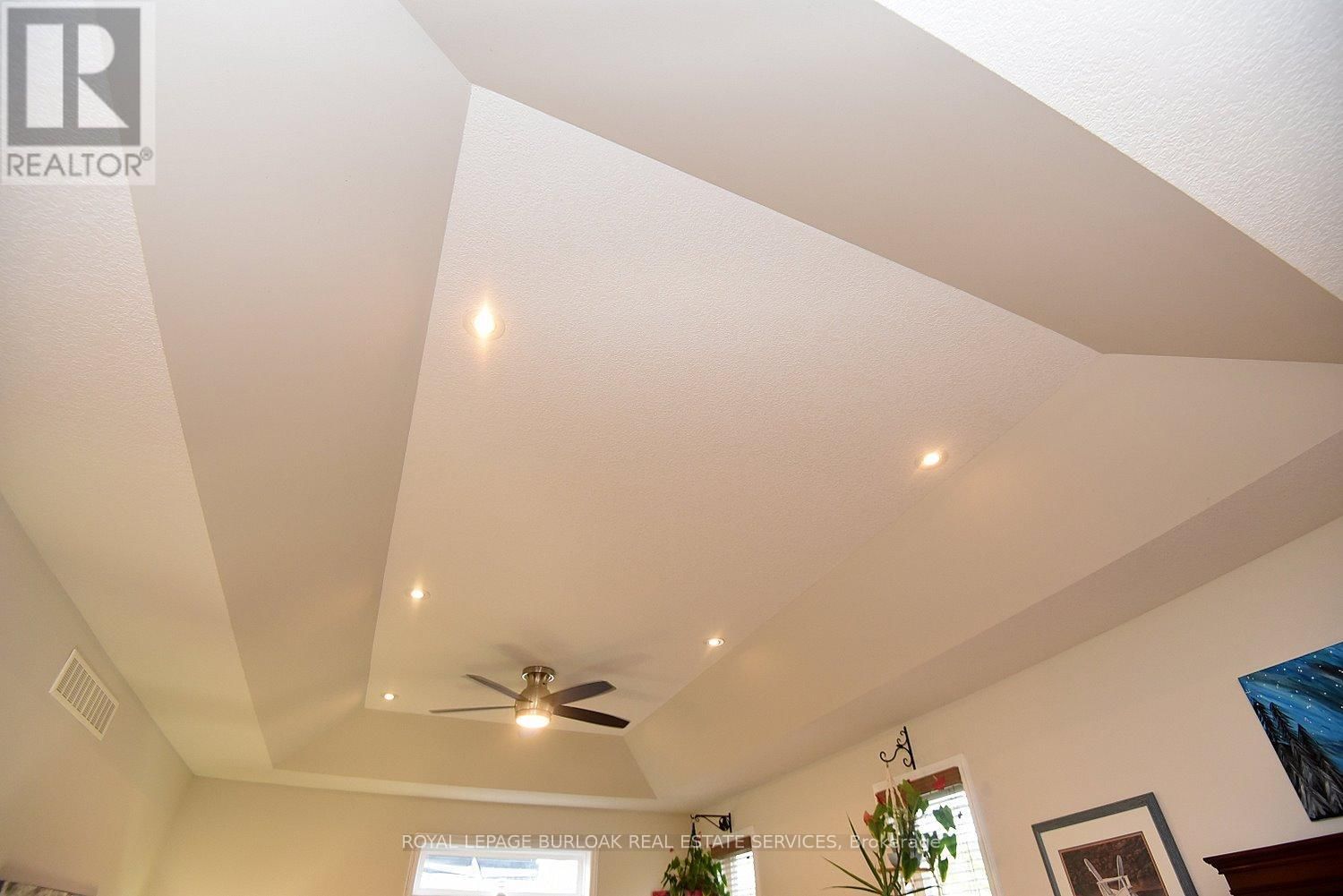 11 ECKER LANE Image 7