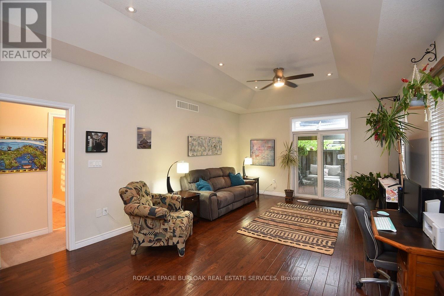 11 ECKER LANE Image 8