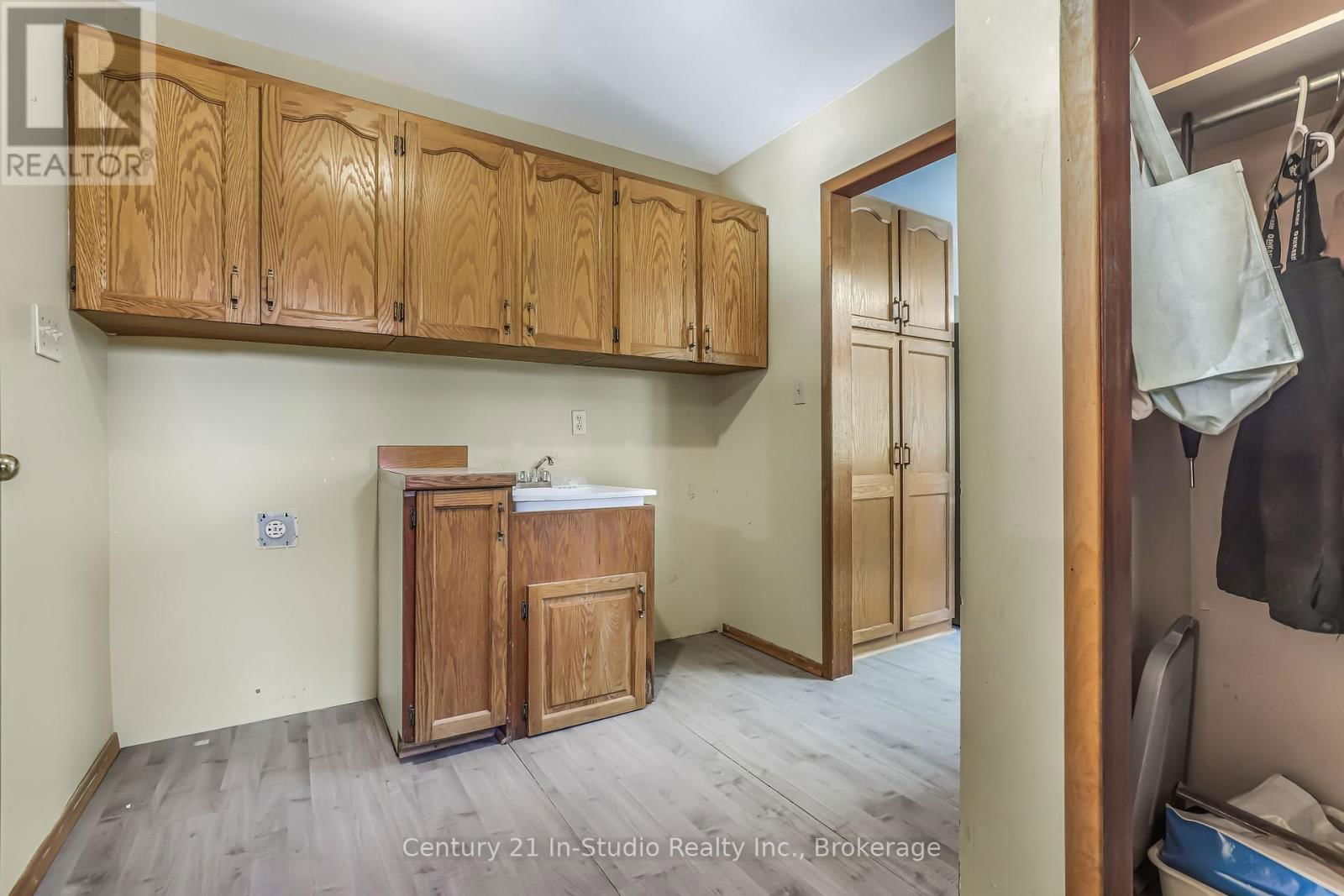 311817 GREY ROAD 8 Image 22