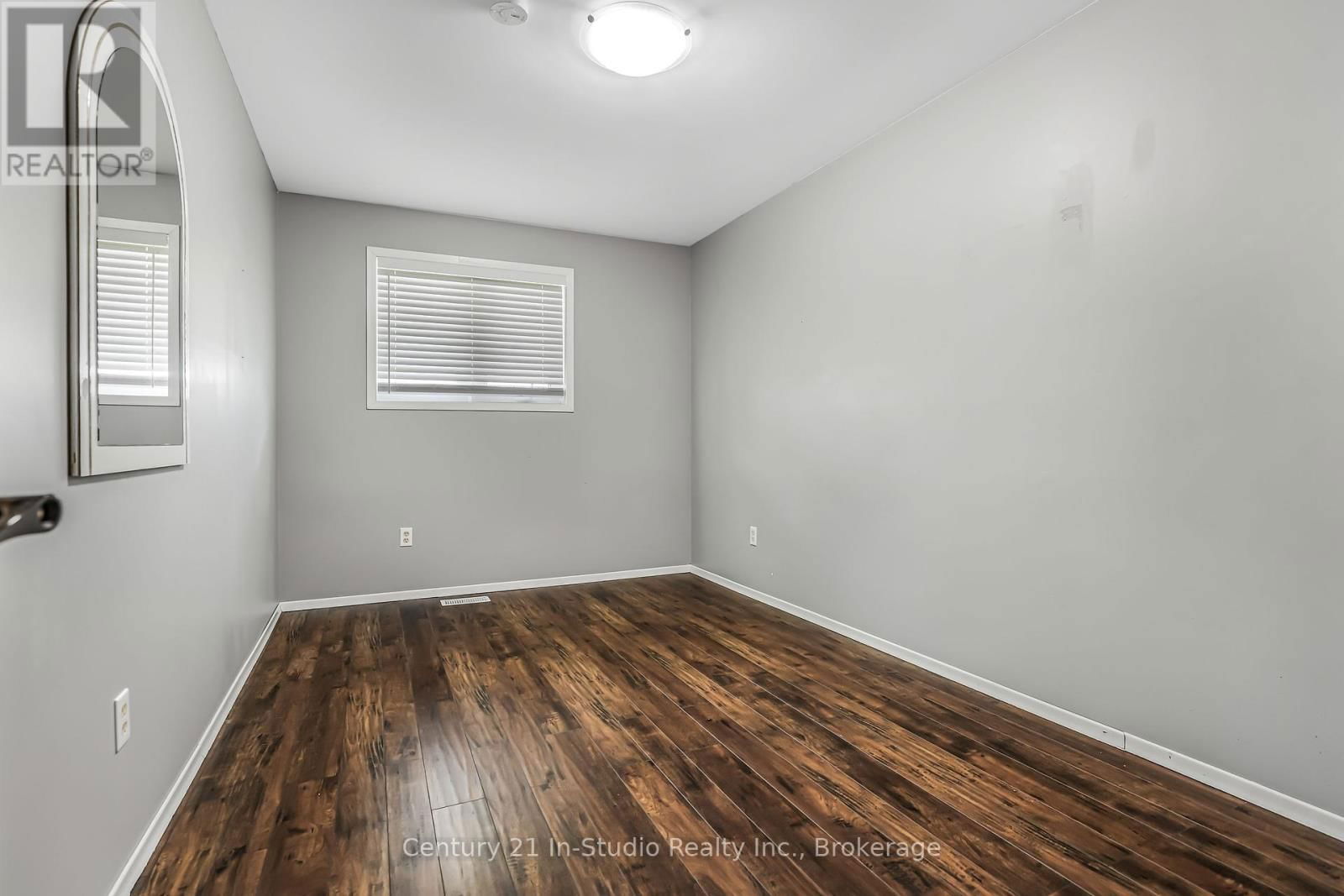 311817 GREY ROAD 8 Image 26