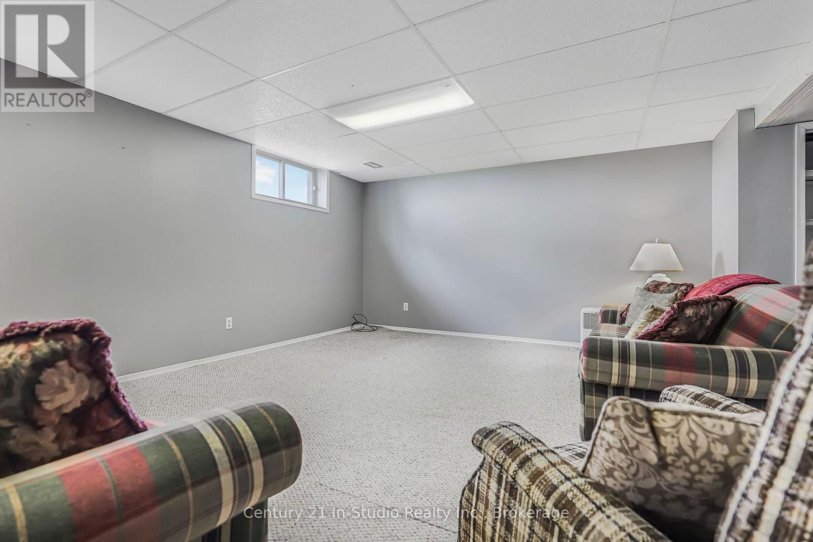 311817 GREY ROAD 8 Image 30