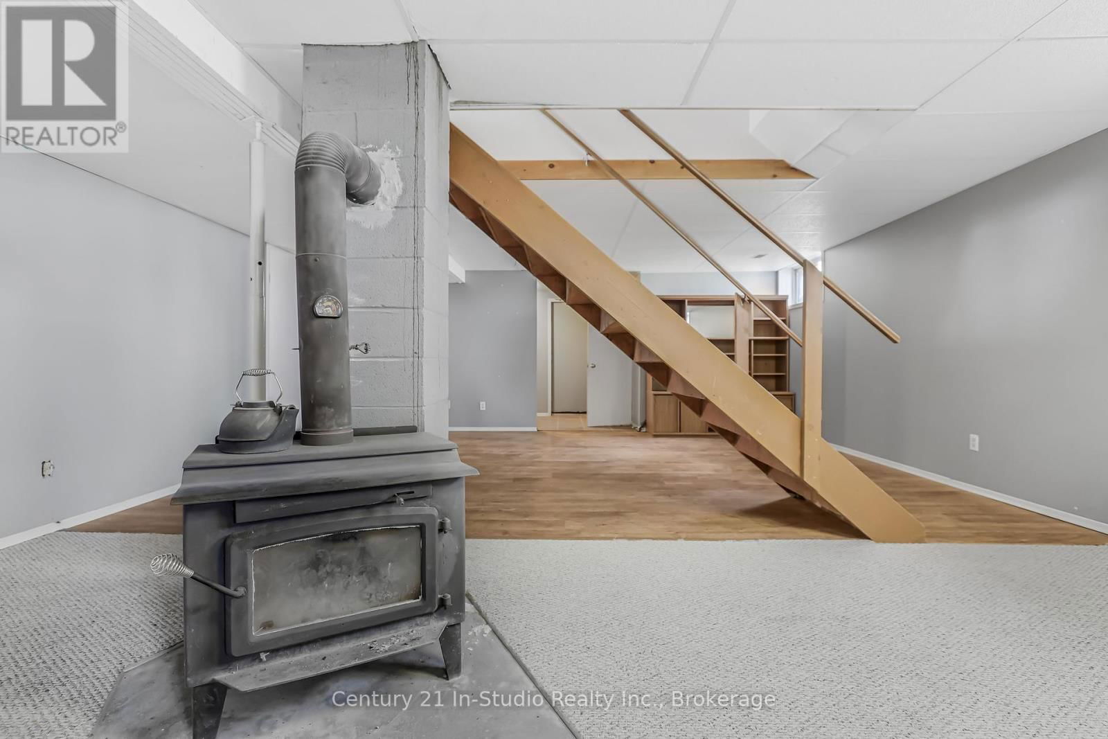 311817 GREY ROAD 8 Image 32
