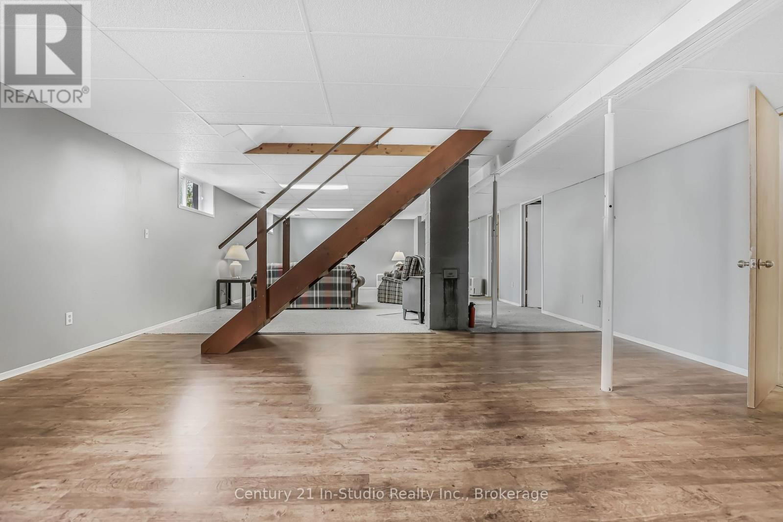 311817 GREY ROAD 8 Image 34