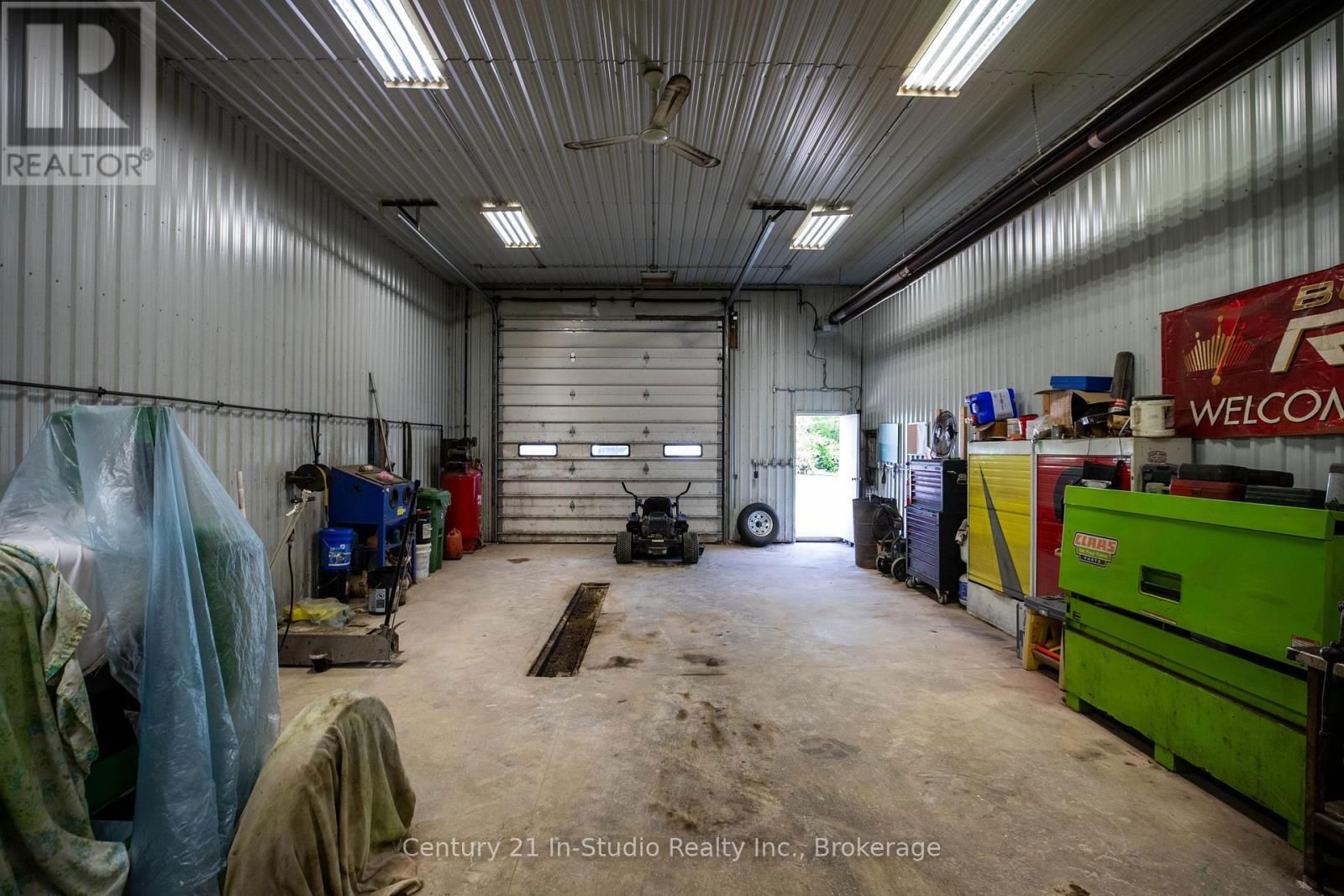 311817 GREY ROAD 8 Image 44