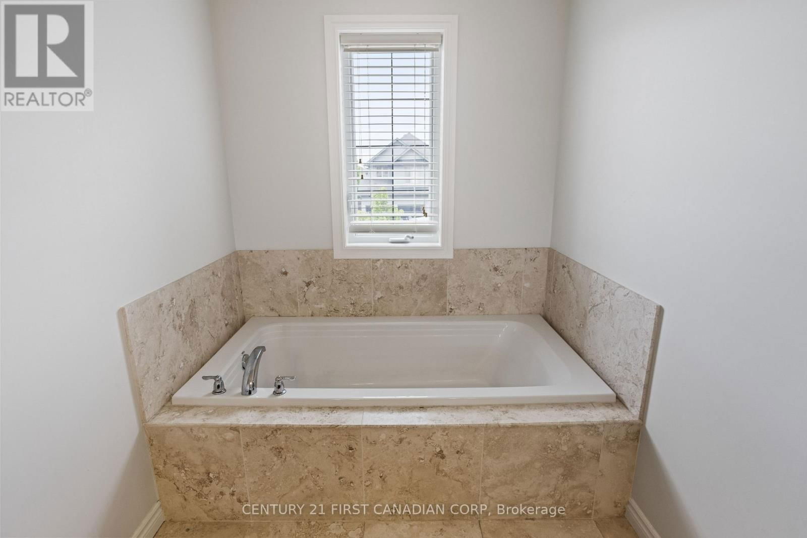 6621 NAVIN CRESCENT Image 27