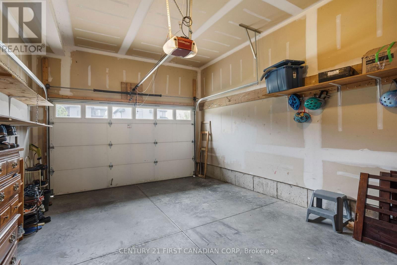 6621 NAVIN CRESCENT Image 38