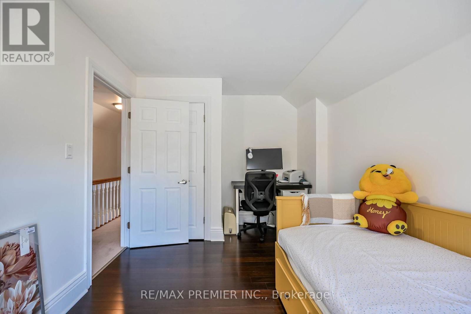 53 DOUGLAS AVENUE Image 13