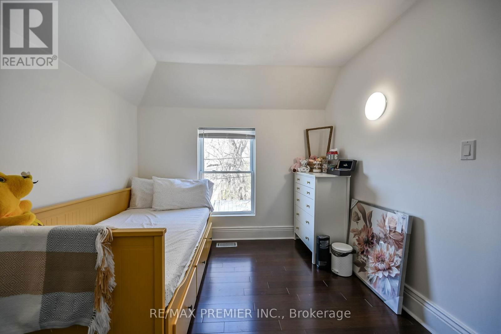 53 DOUGLAS AVENUE Image 14