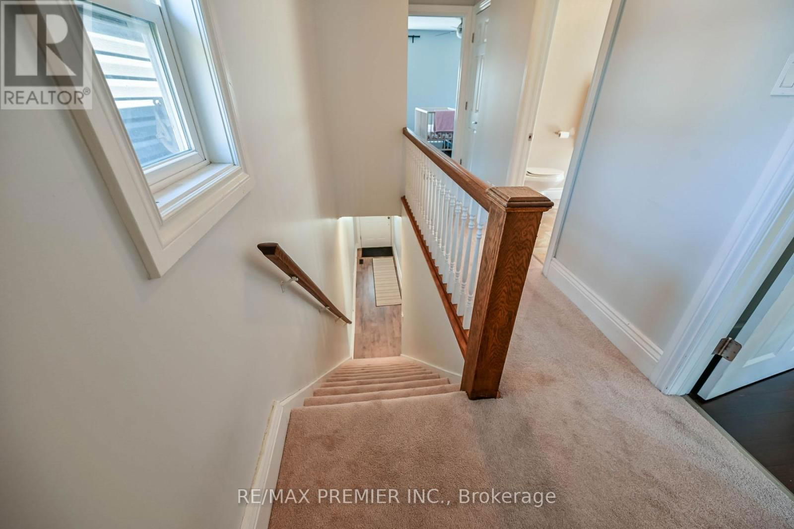 53 DOUGLAS AVENUE Image 16
