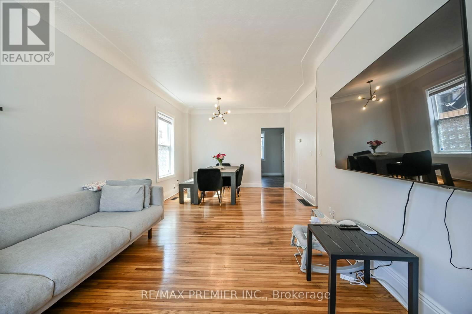 53 DOUGLAS AVENUE Image 3