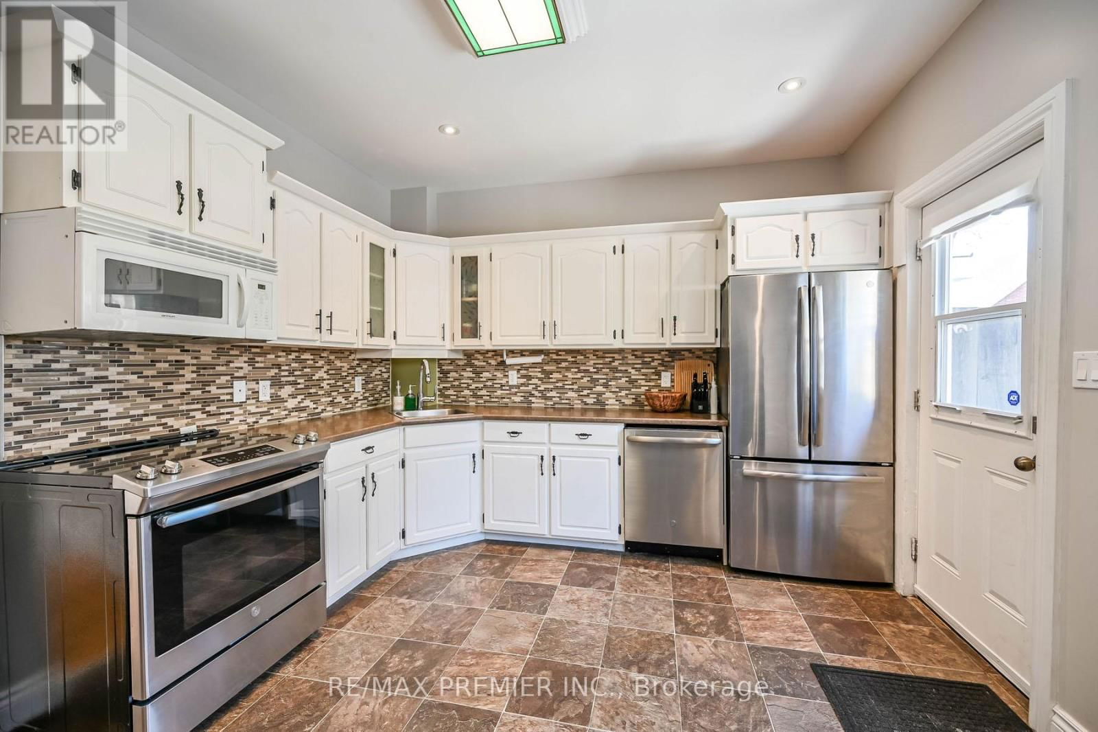 53 DOUGLAS AVENUE Image 5