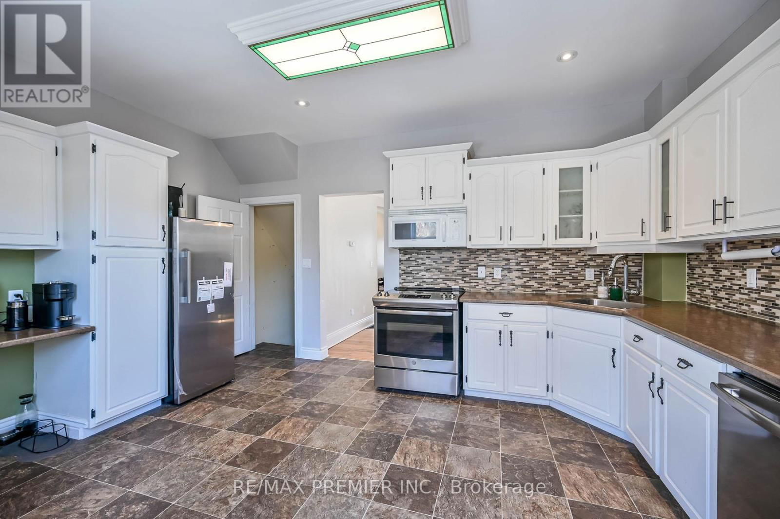 53 DOUGLAS AVENUE Image 6