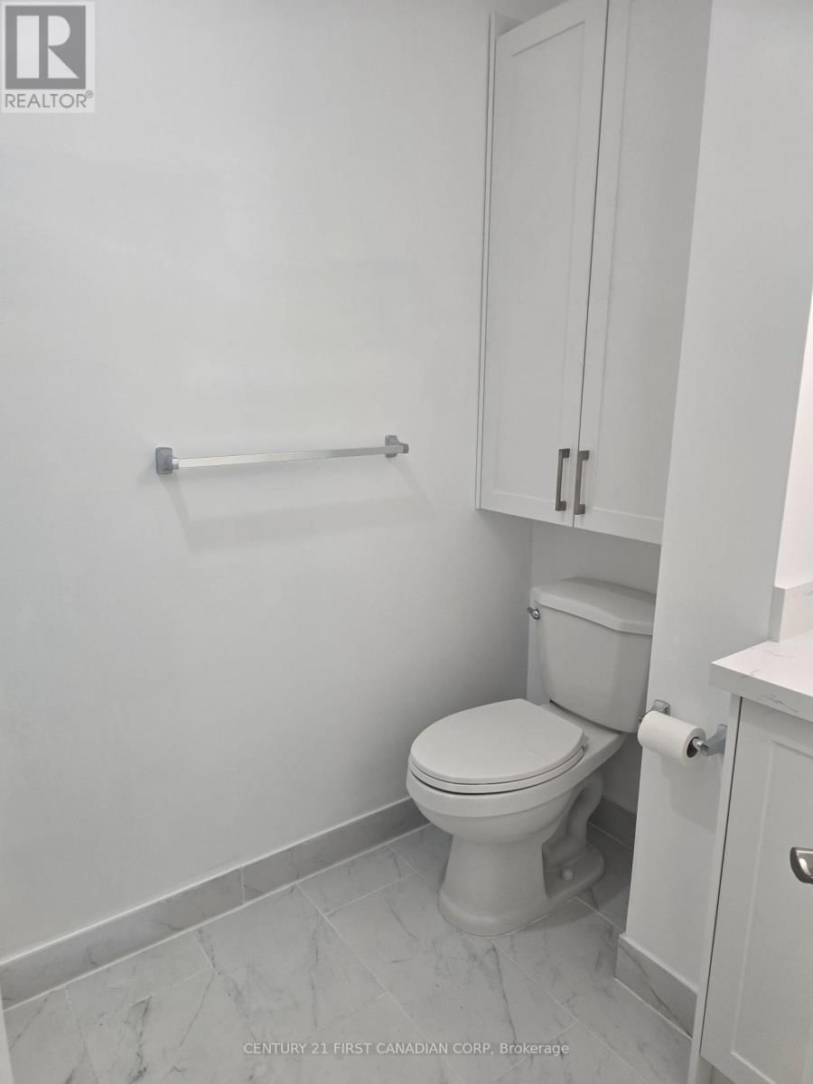 Upper - 387 MAITLAND STREET Image 7