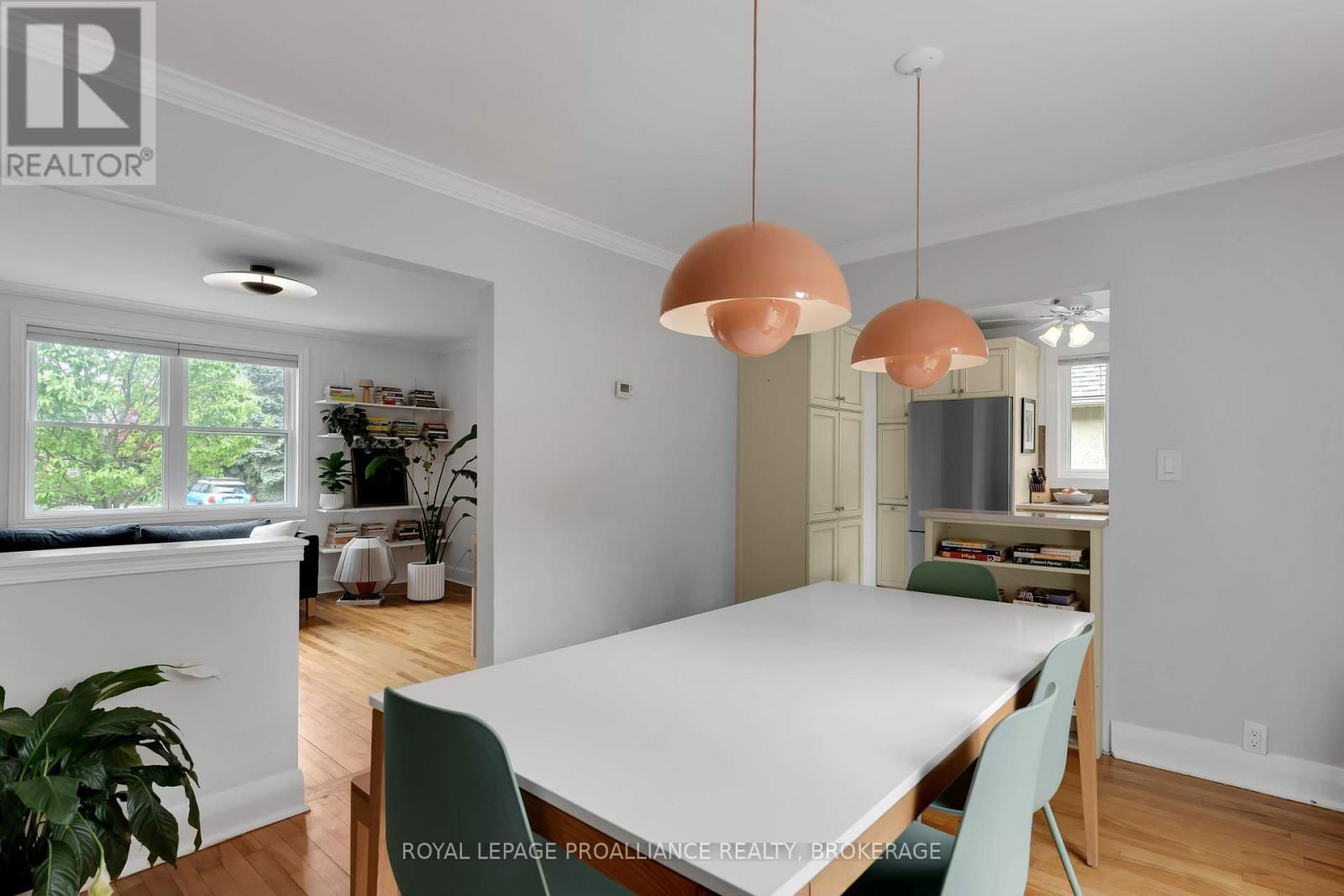 295 COLLEGE STREET Image 11