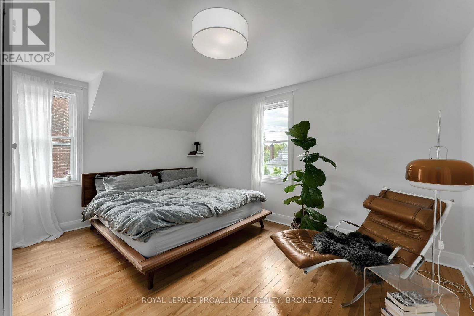 295 COLLEGE STREET Image 15