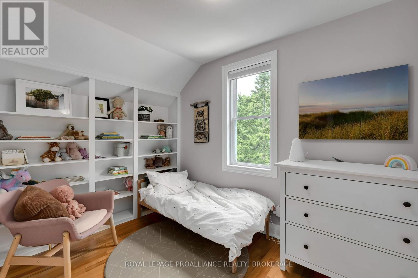 295 COLLEGE STREET Image 16