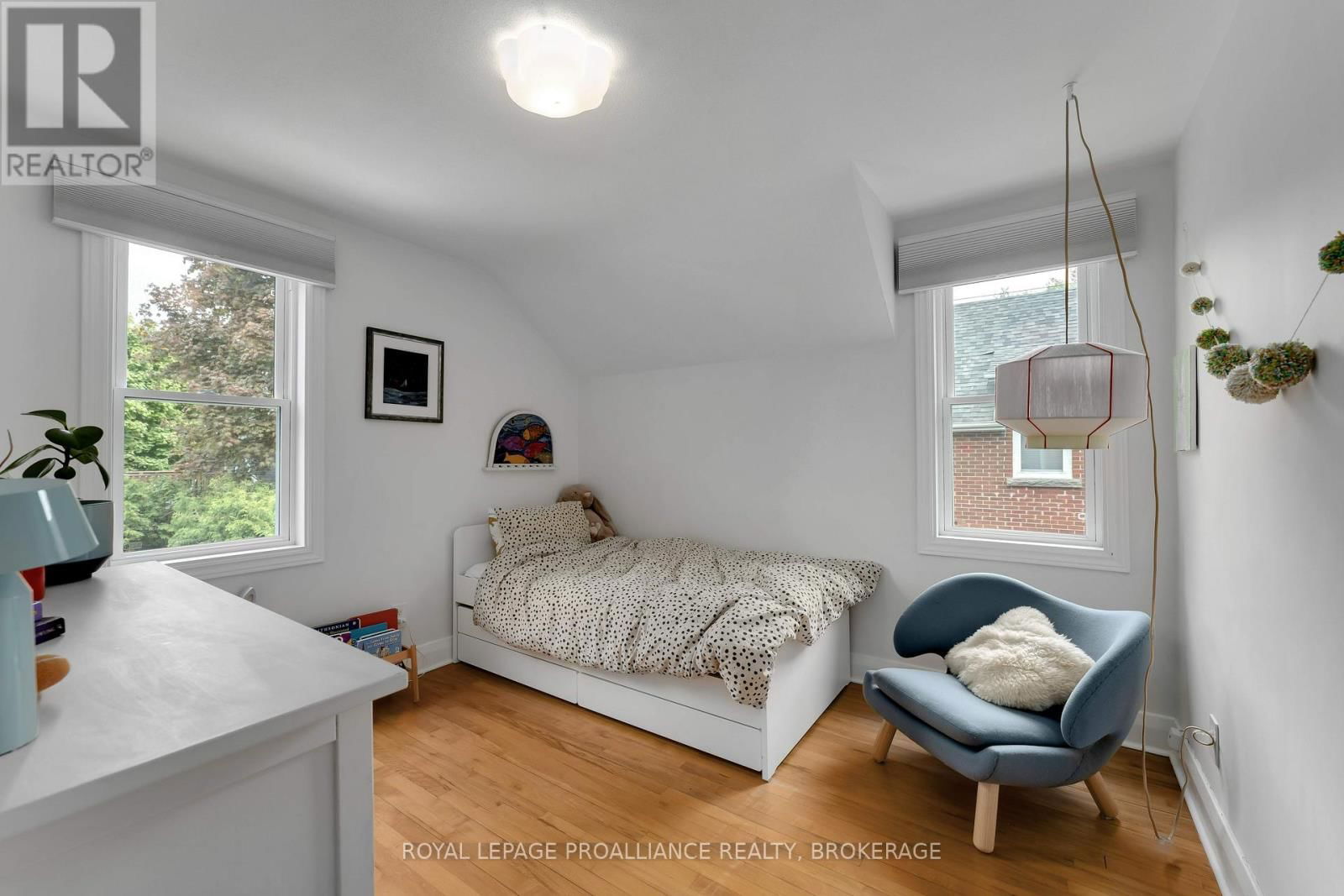 295 COLLEGE STREET Image 17