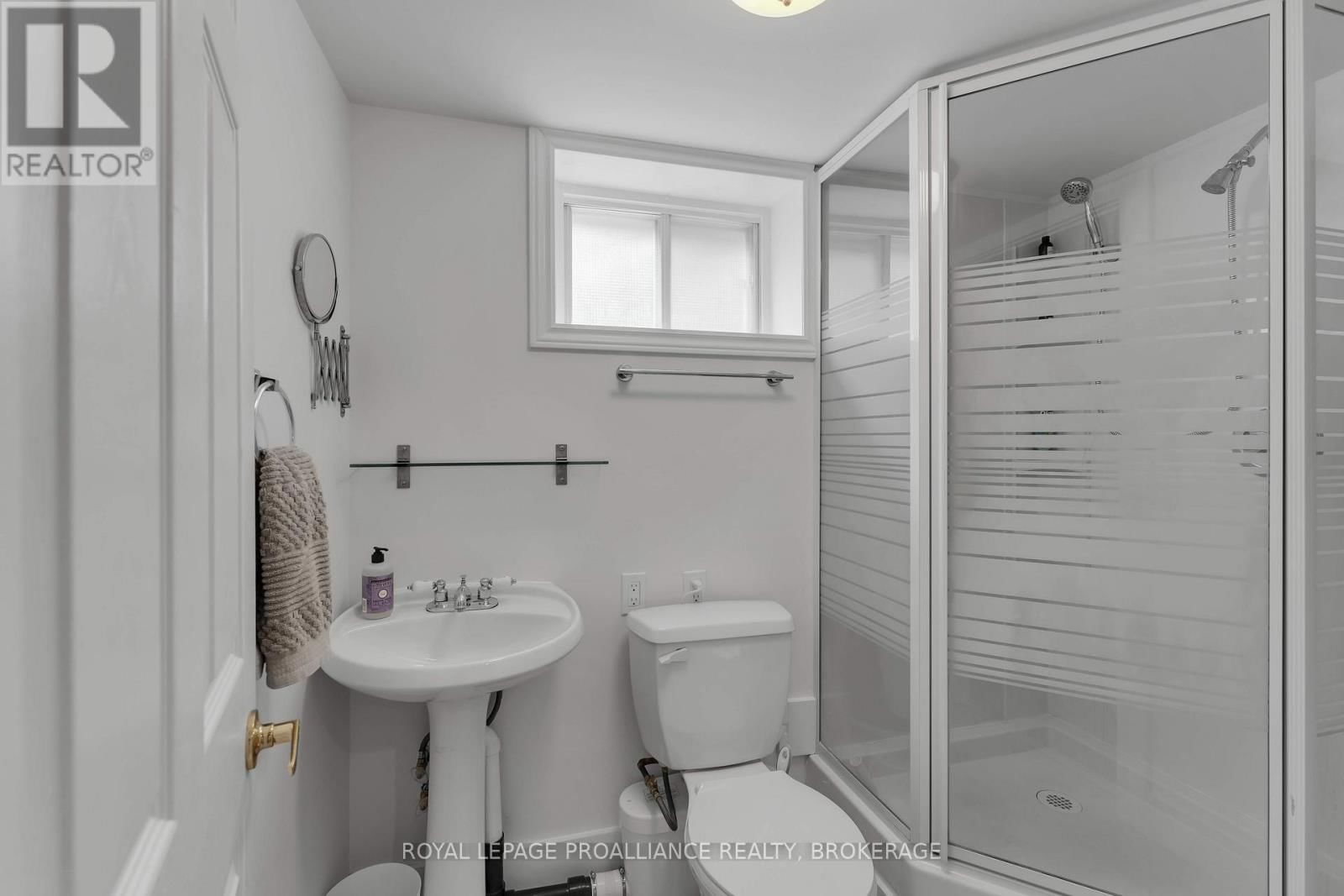 295 COLLEGE STREET Image 21