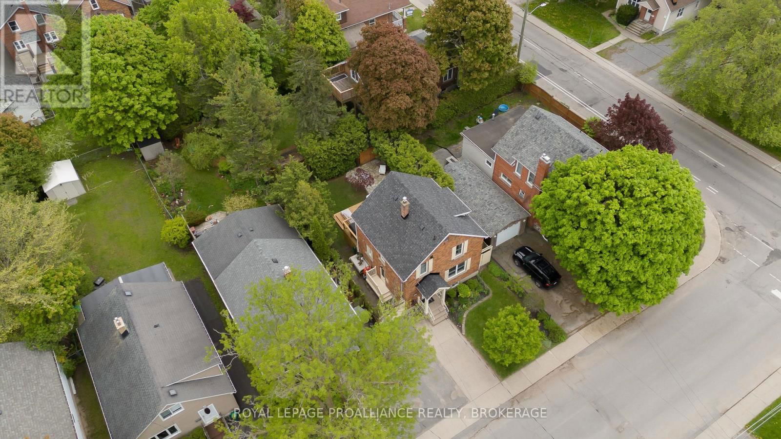 295 COLLEGE STREET Image 3