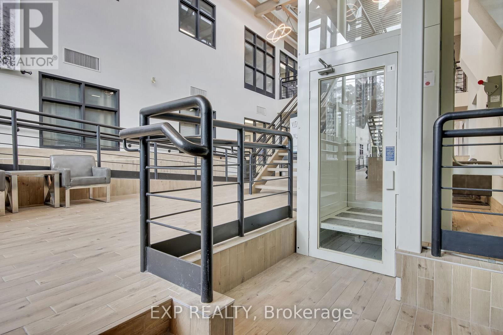 380 HUNT CLUB ROAD Image 12