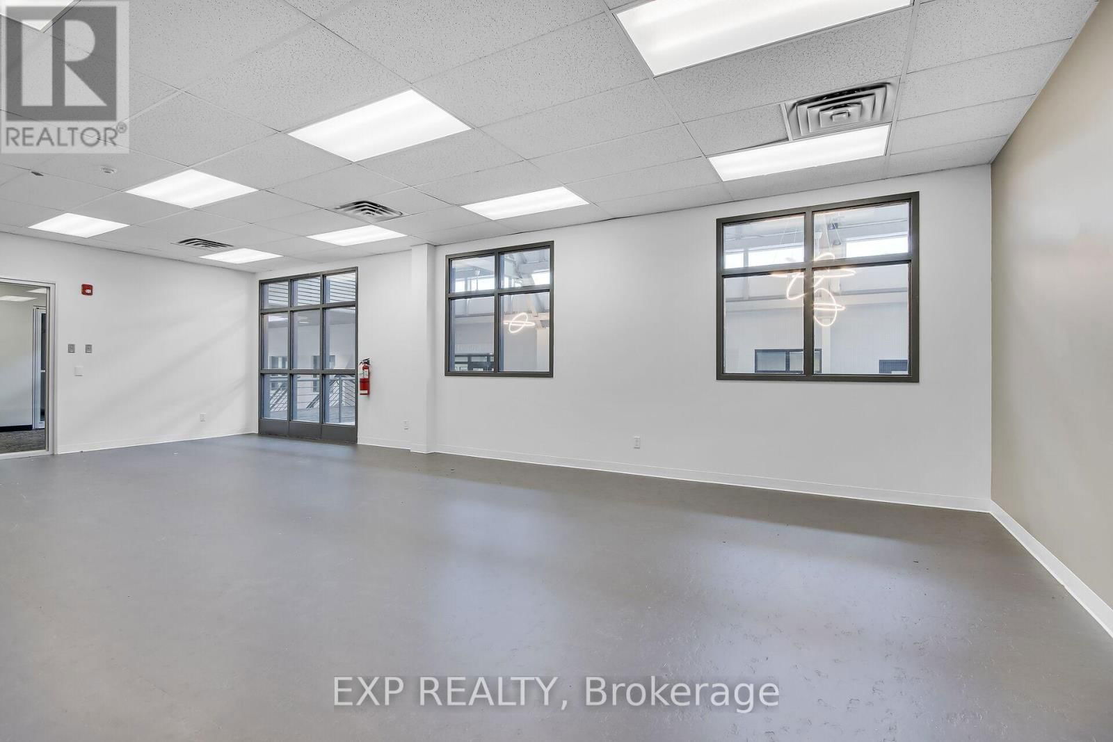 380 HUNT CLUB ROAD Image 13