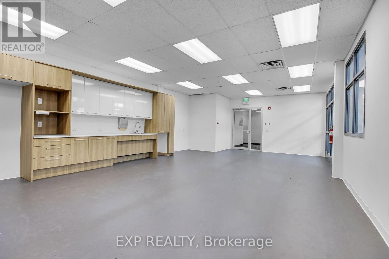 380 HUNT CLUB ROAD Image 6