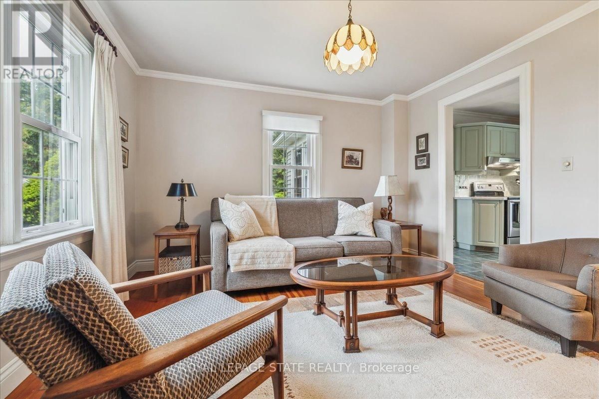 179 NIAGARA STREET Image 11