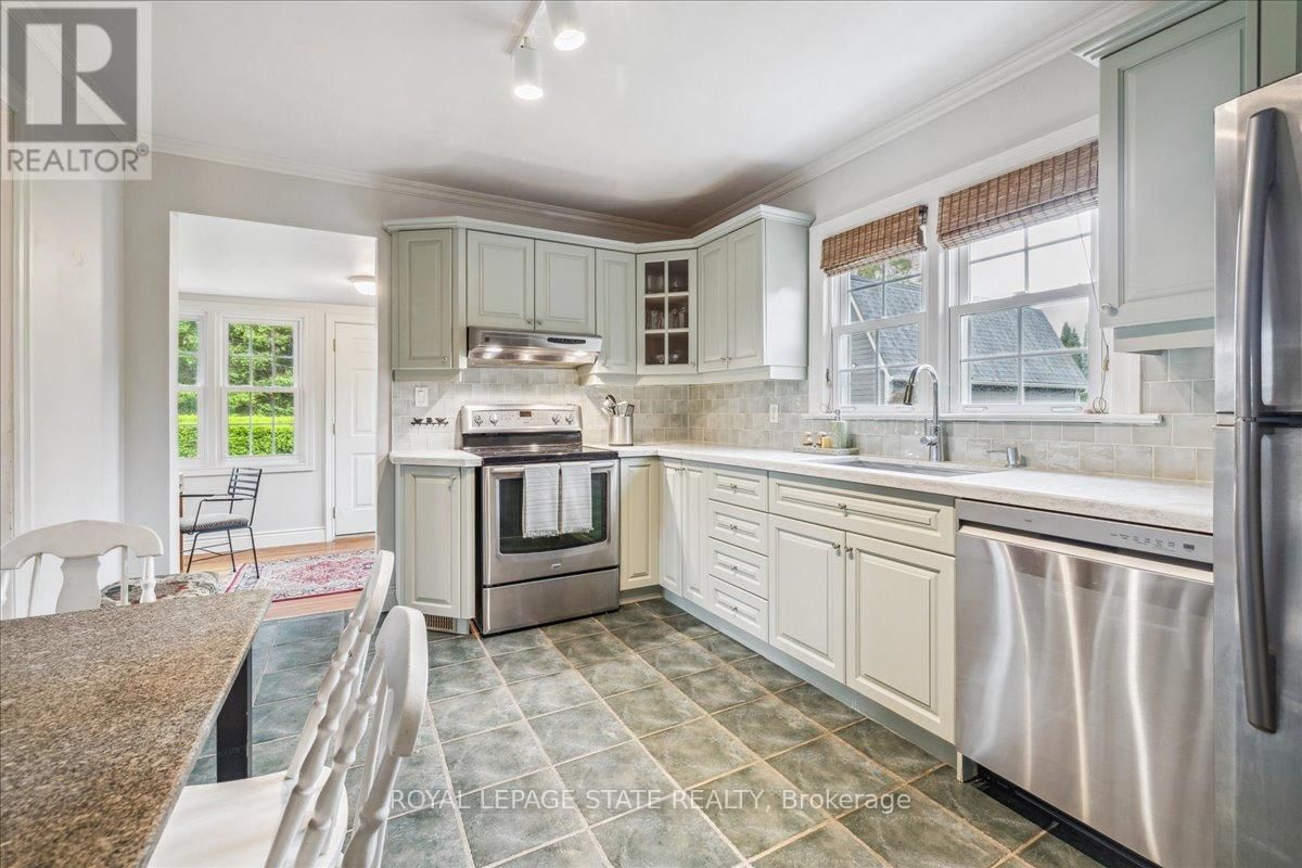 179 NIAGARA STREET Image 13