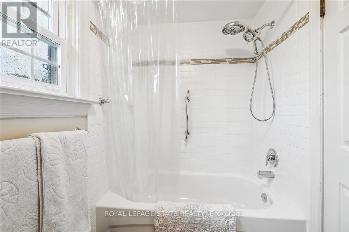 179 NIAGARA STREET Image 29
