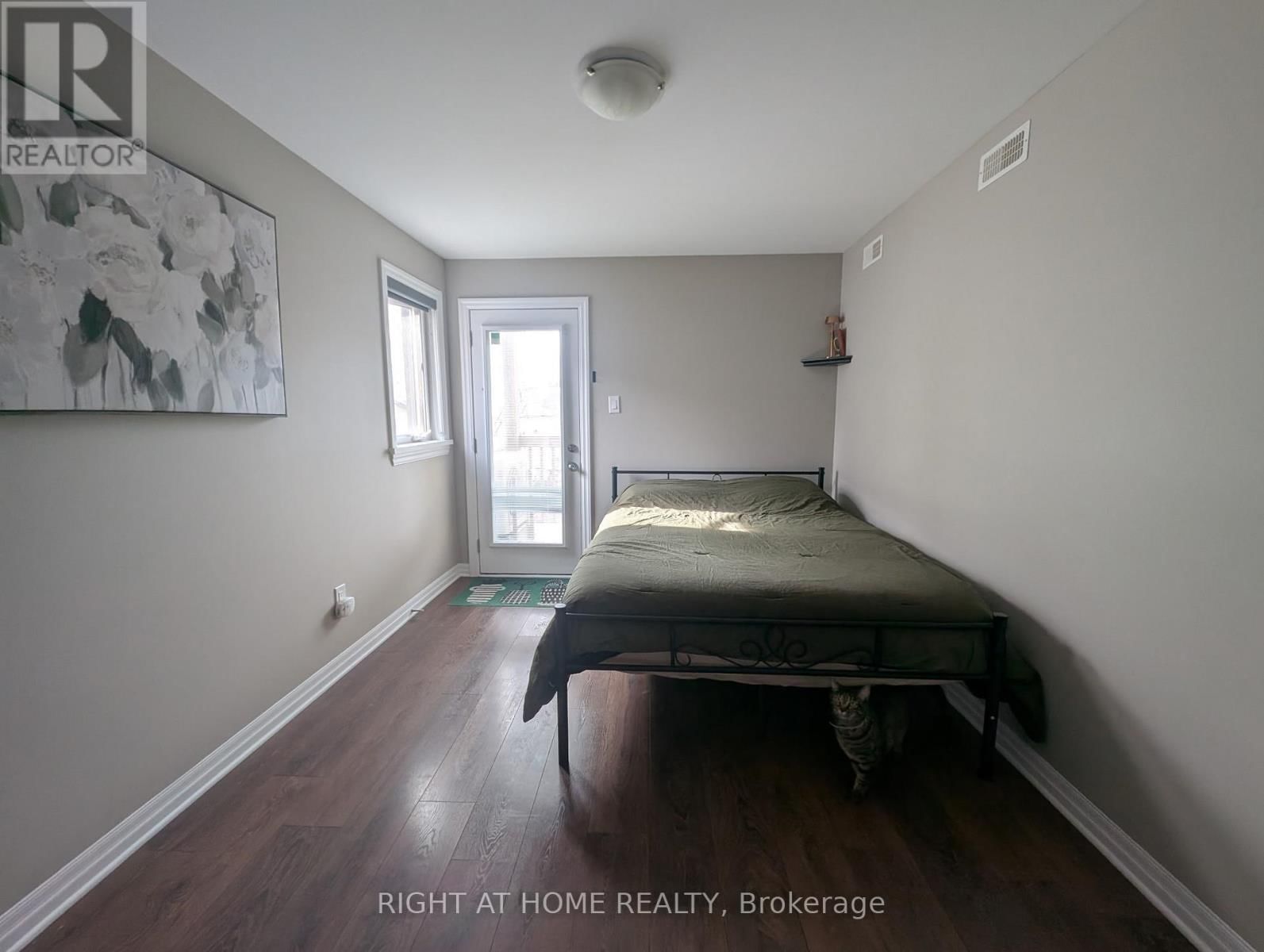 1 - 307 PICTON AVENUE Image 12