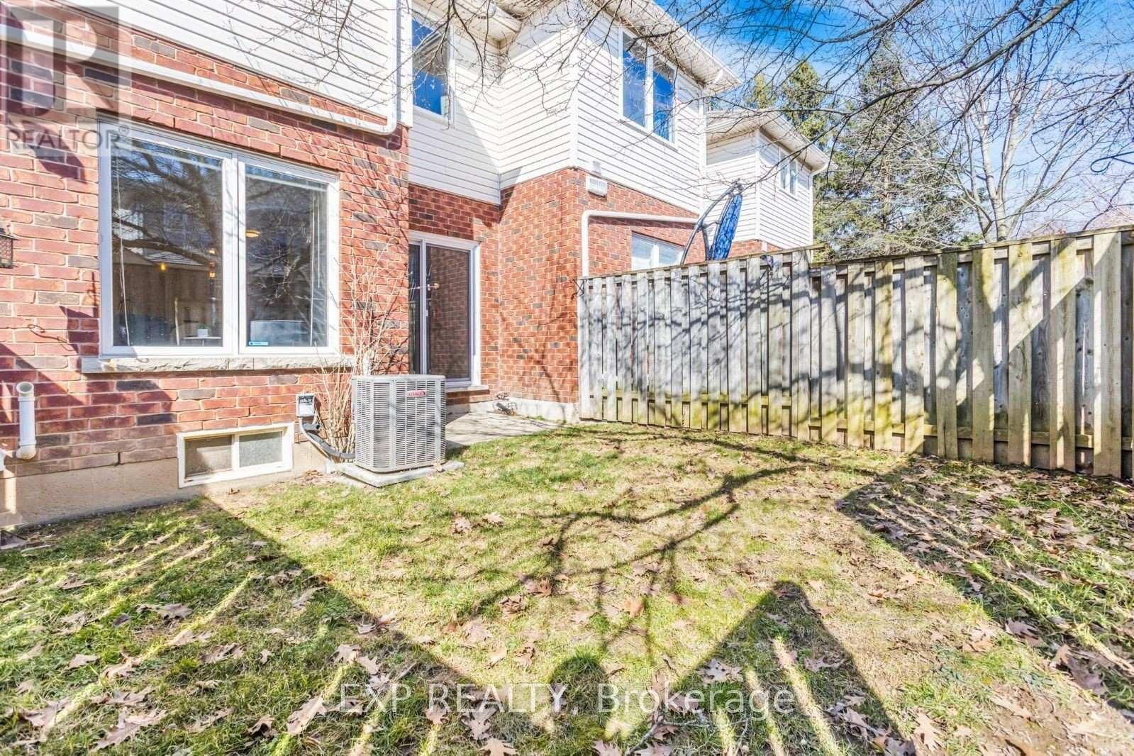 10 - 81 VALRIDGE DRIVE Image 17