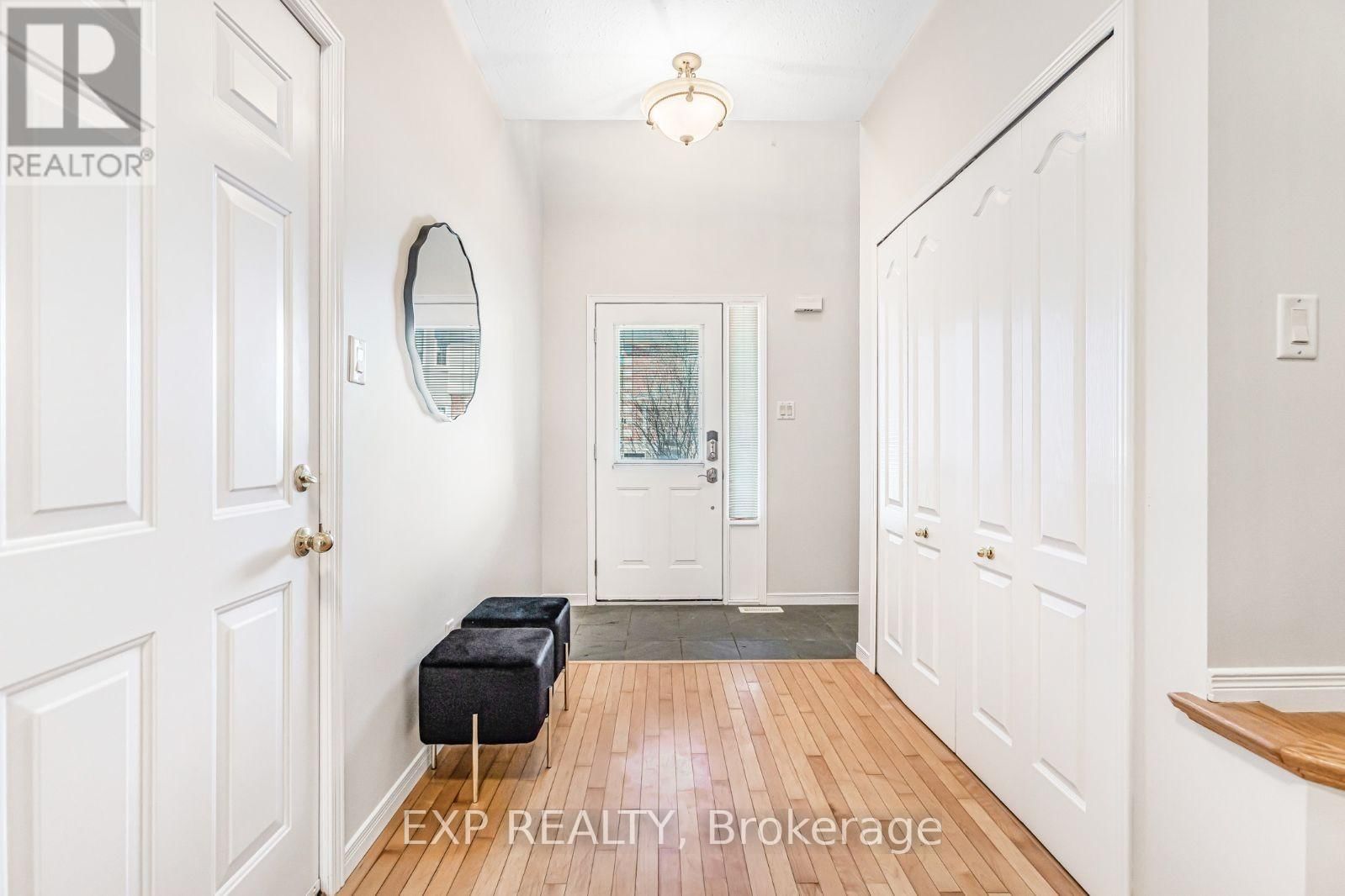 10 - 81 VALRIDGE DRIVE Image 3