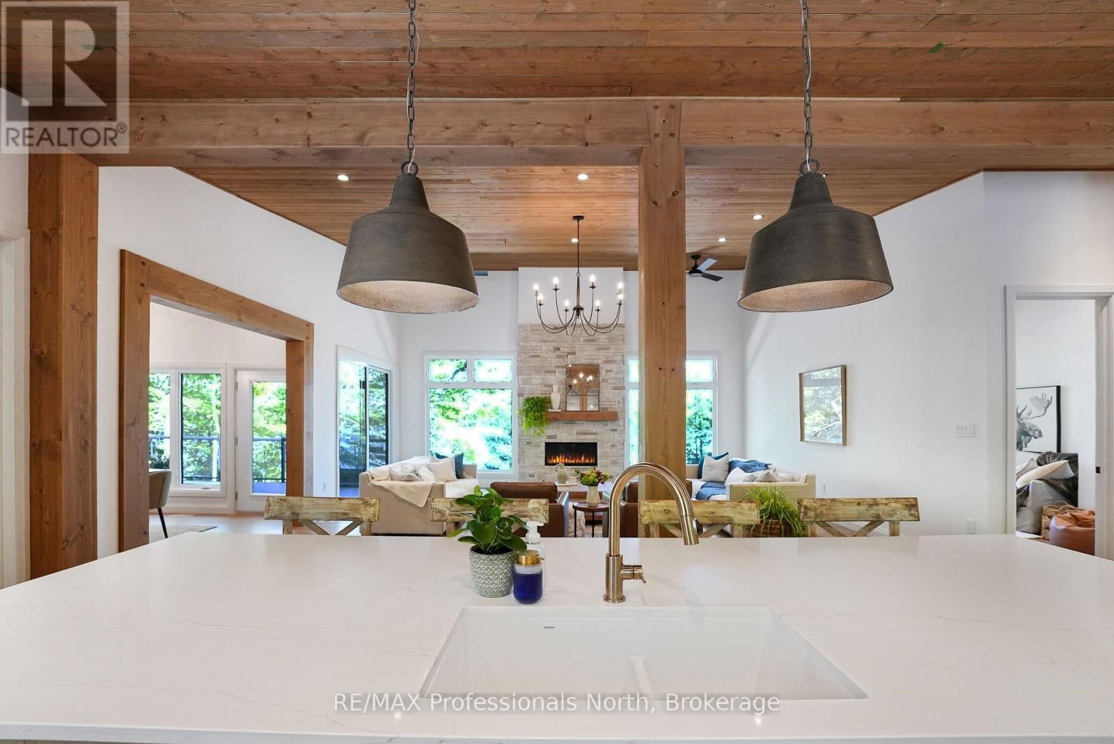 1041 MINAKI LANE Image 12