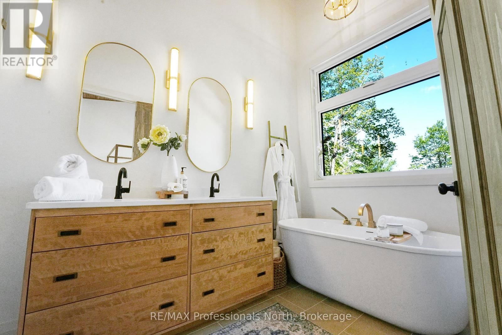 1041 MINAKI LANE Image 21