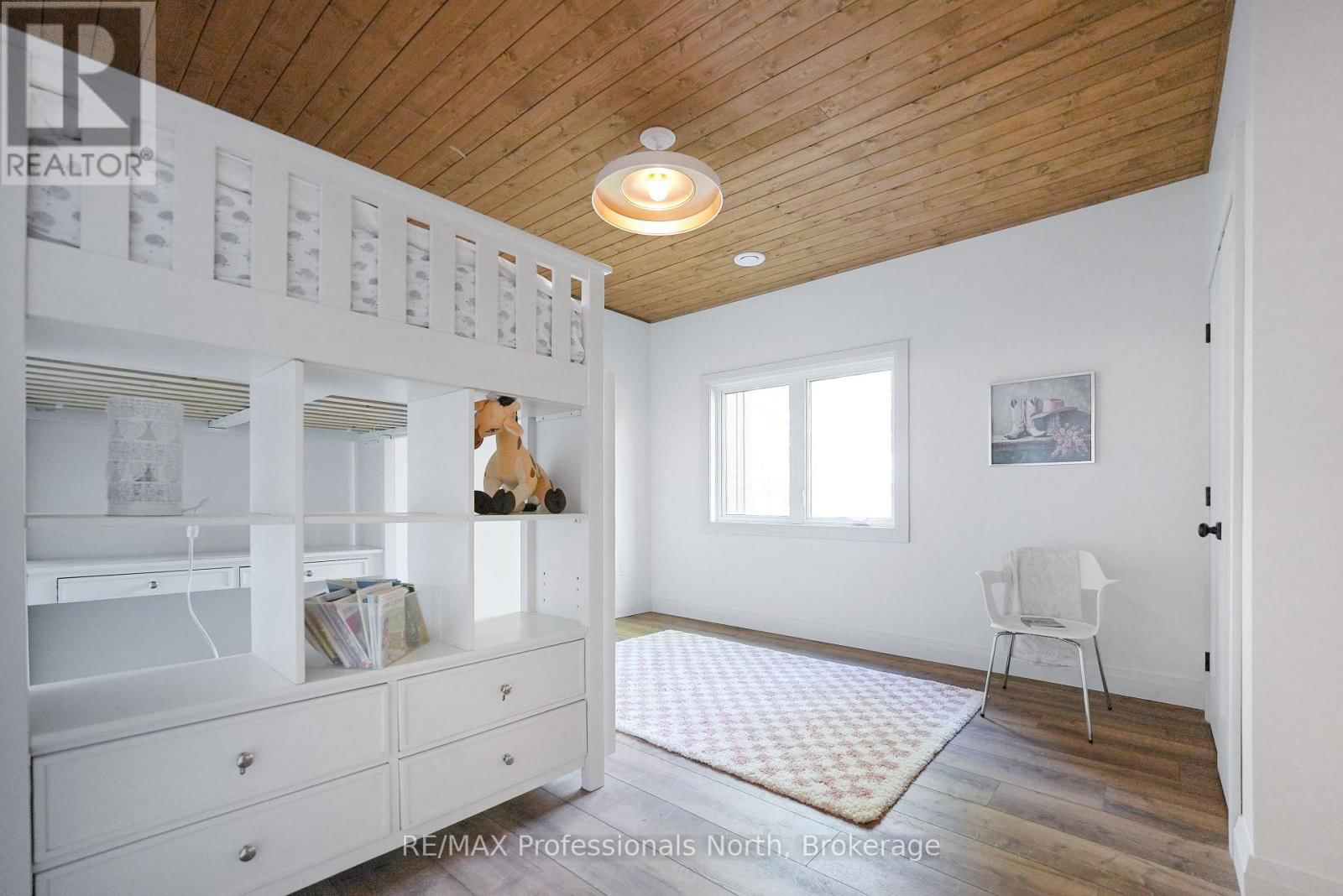 1041 MINAKI LANE Image 36