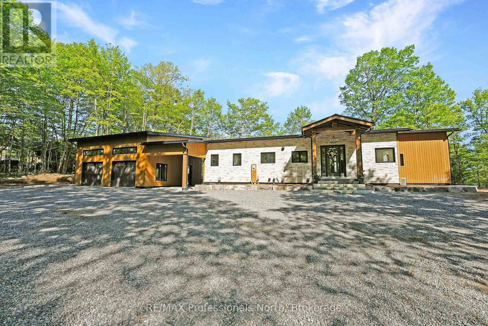 1041 MINAKI LANE Image 41