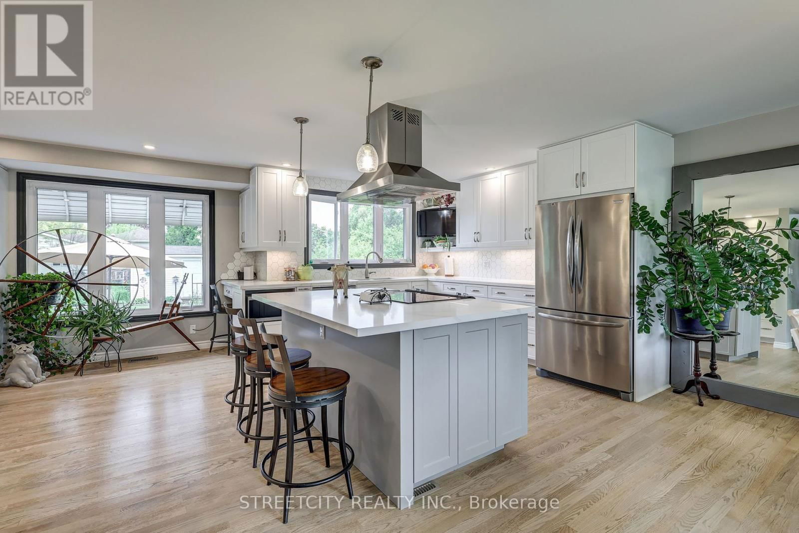 531 ELM STREET Image 13