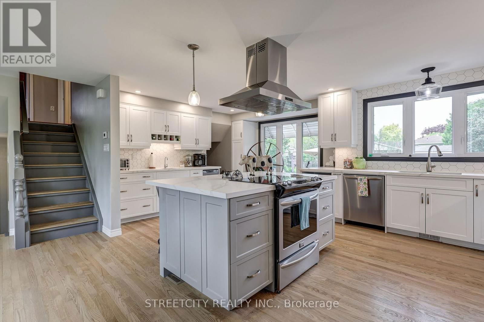 531 ELM STREET Image 14