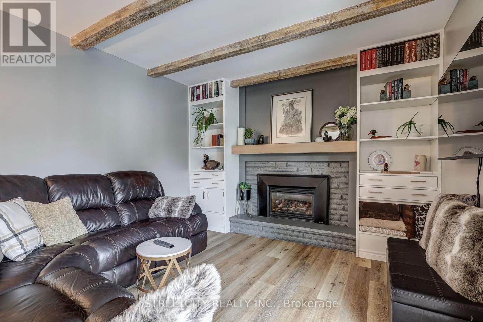 531 ELM STREET Image 21