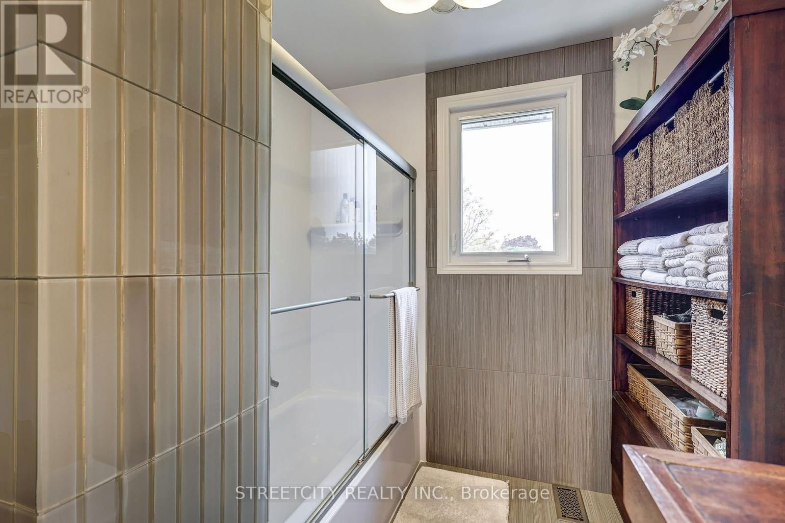531 ELM STREET Image 27