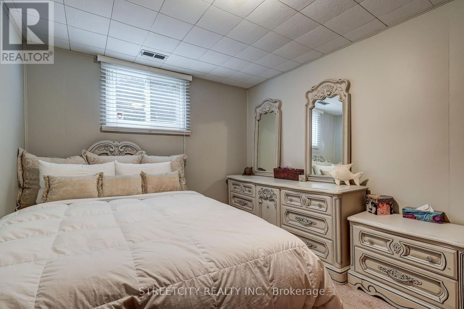 531 ELM STREET Image 30