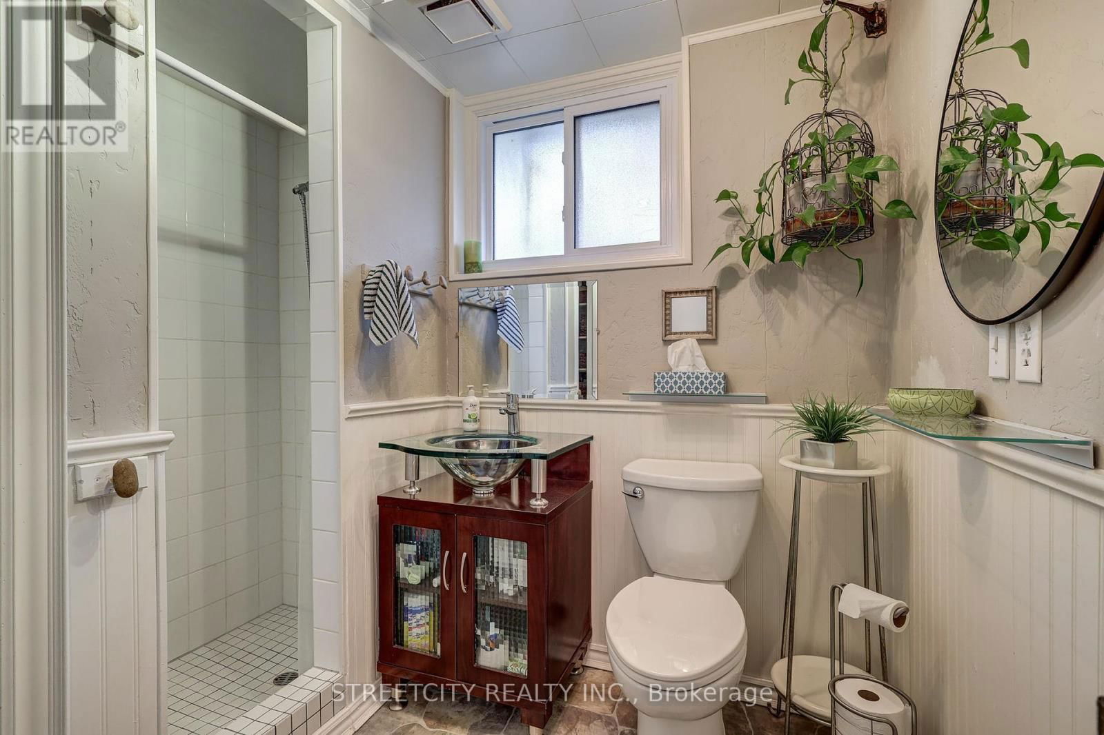531 ELM STREET Image 31