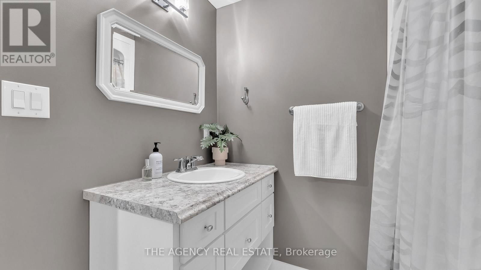 4395 THOMAS ROAD Image 28