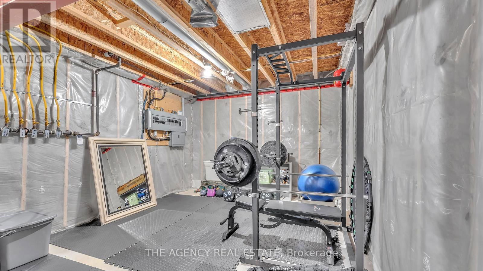 4395 THOMAS ROAD Image 32